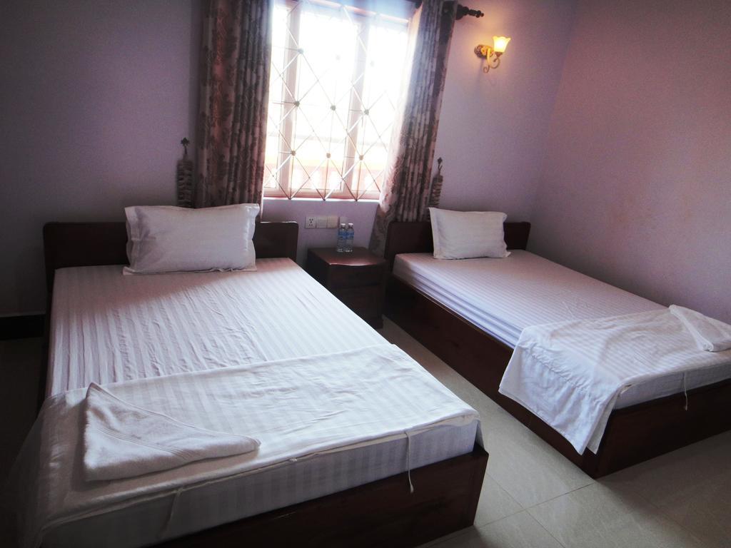 Sambo Leap Guesthouse 캄폿 외부 사진