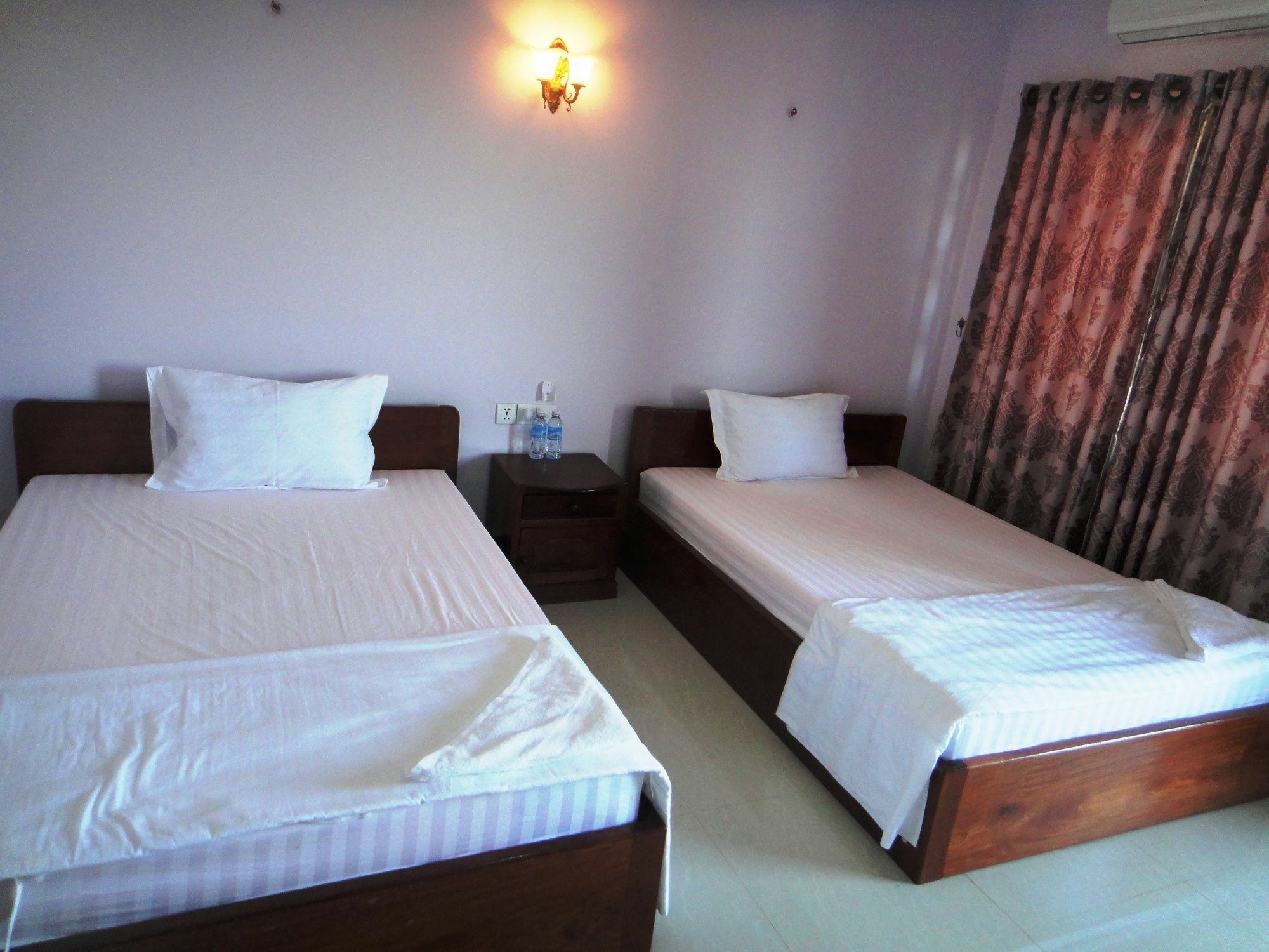 Sambo Leap Guesthouse 캄폿 외부 사진