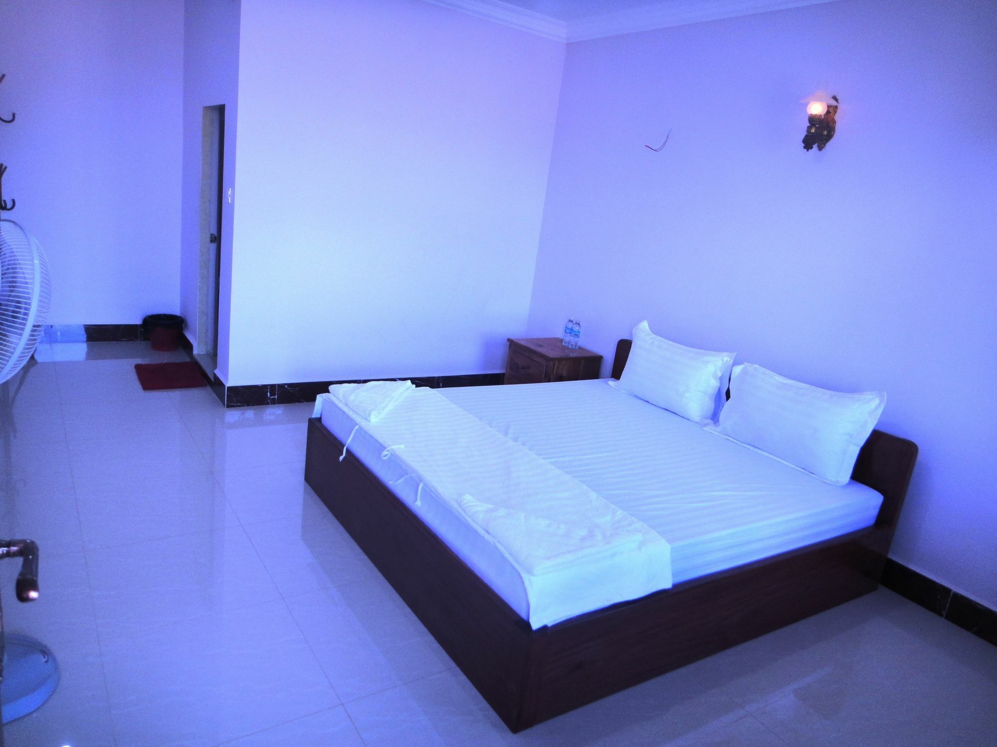 Sambo Leap Guesthouse 캄폿 외부 사진