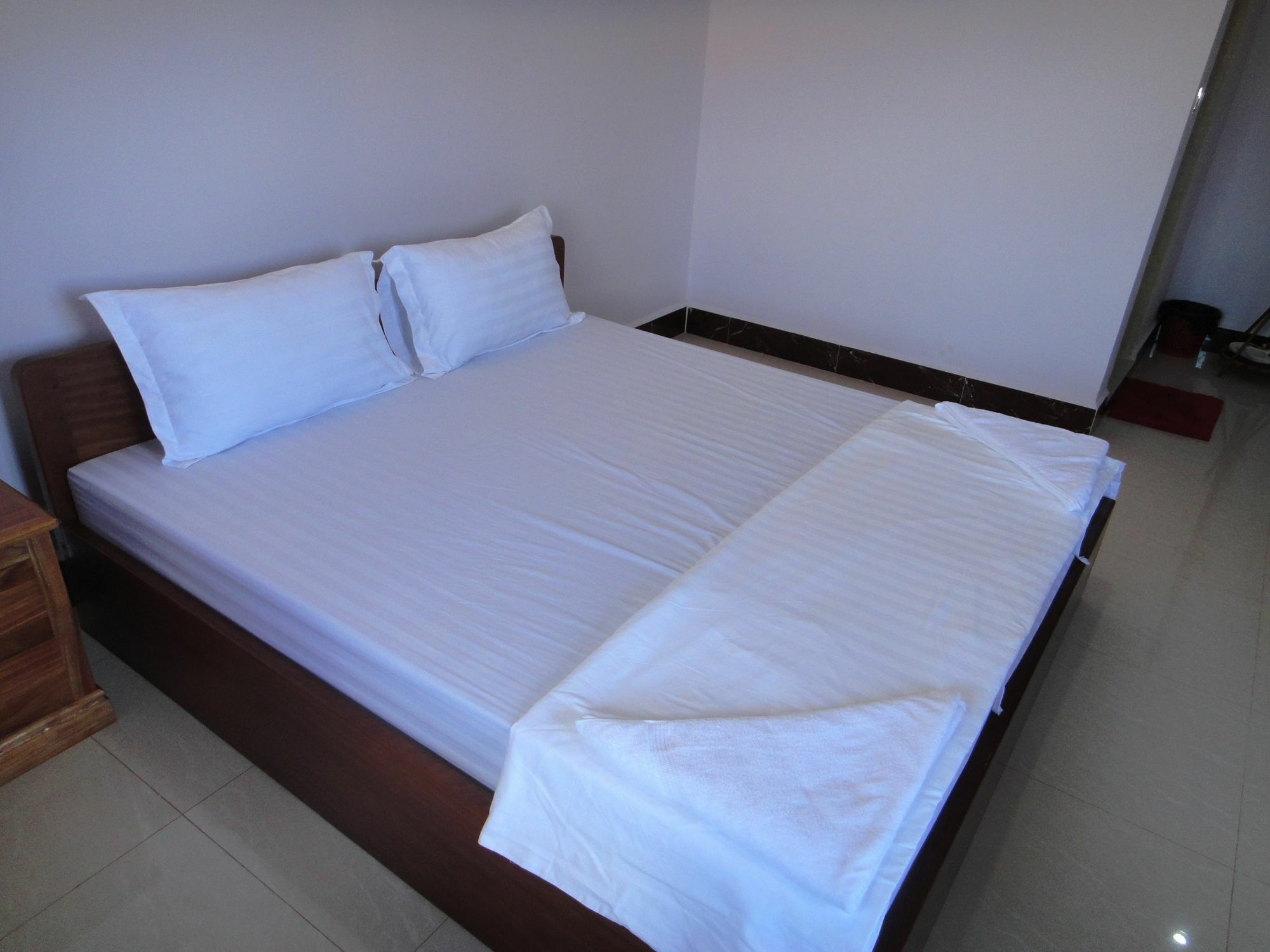 Sambo Leap Guesthouse 캄폿 외부 사진