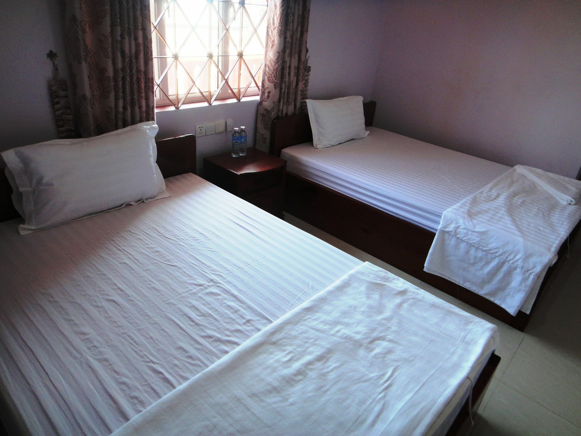 Sambo Leap Guesthouse 캄폿 외부 사진
