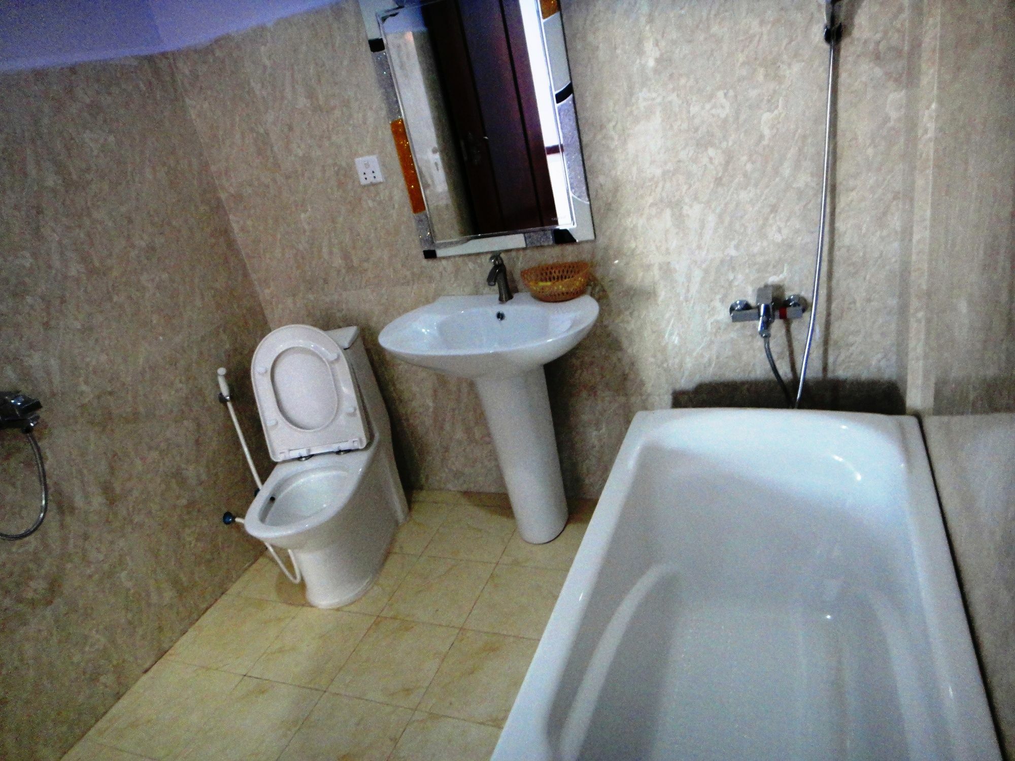 Sambo Leap Guesthouse 캄폿 외부 사진