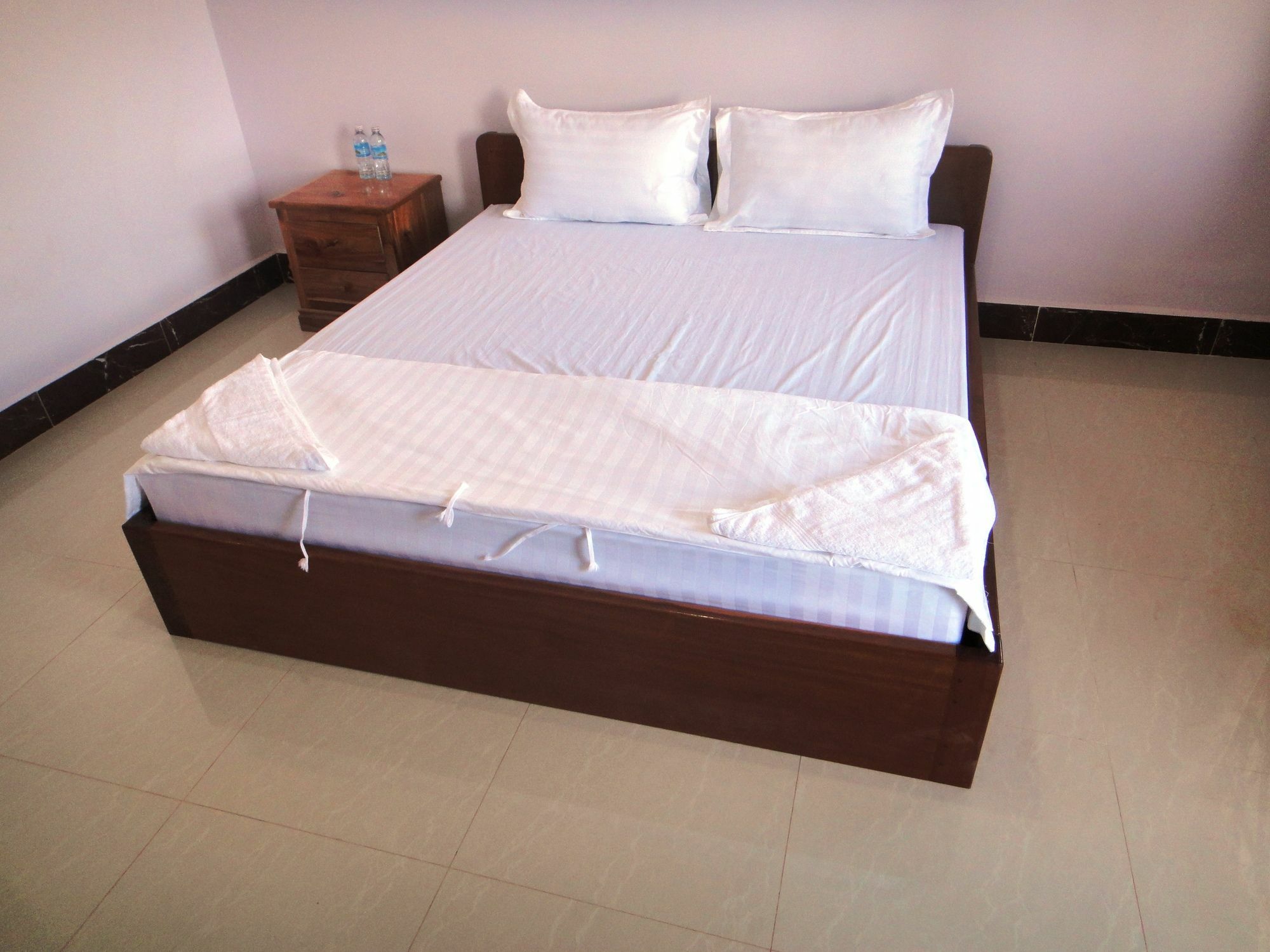 Sambo Leap Guesthouse 캄폿 외부 사진