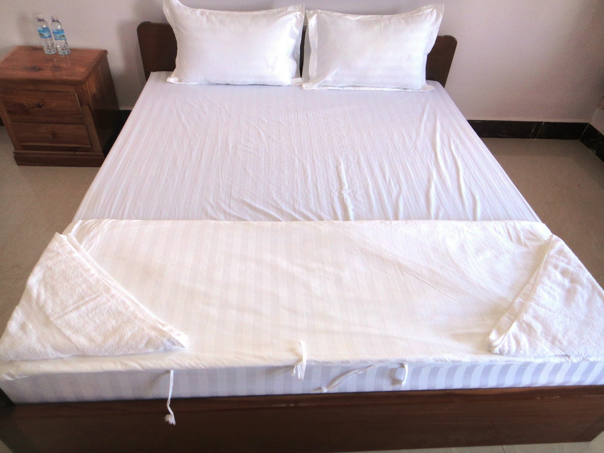 Sambo Leap Guesthouse 캄폿 외부 사진